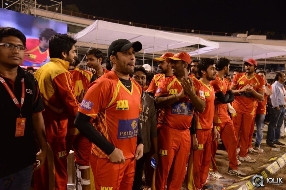 CCL-5-Telugu-Warriors-vs-Bengal-Tigers-Match-Photos